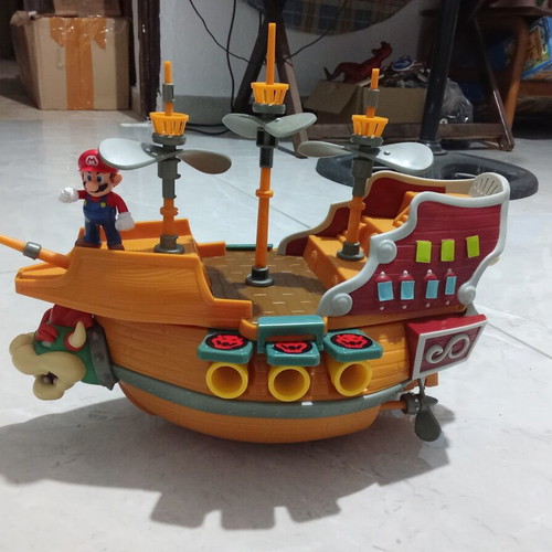 Super Mario Deluxe Bowser's Airship Playset like new