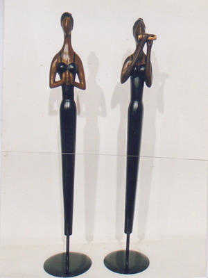 Wooden decorative female figures like new, set of 2