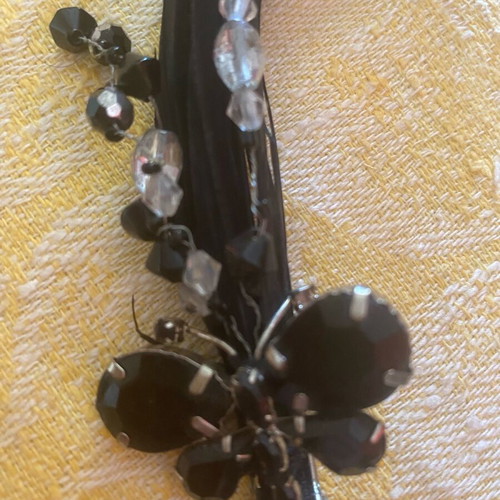 Vintage hair clip used with feathers and butterfly-shaped stones black