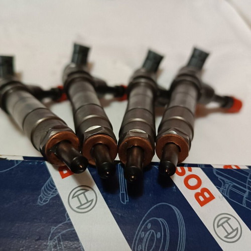 Mazda Ford BT-50 Pick-up and Ranger Mk2 diesel injectors like new, 4 pcs