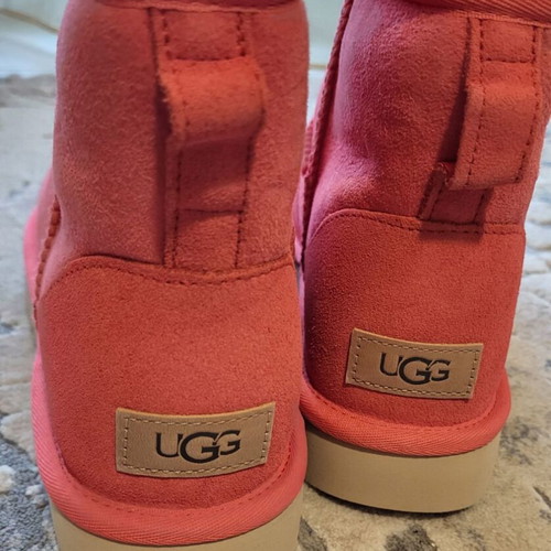 Ugg Classic Mini II boots new, size 41, coral color