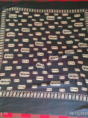Alexander McQueen scarf with razor blade print, like new, blue cotton