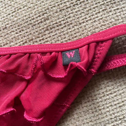 Wonderbra string new, unworn with transparent detail
