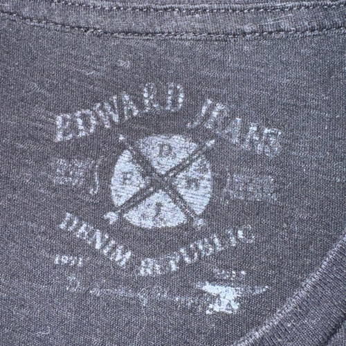 Edward geometric t-shirt like new, black, size M