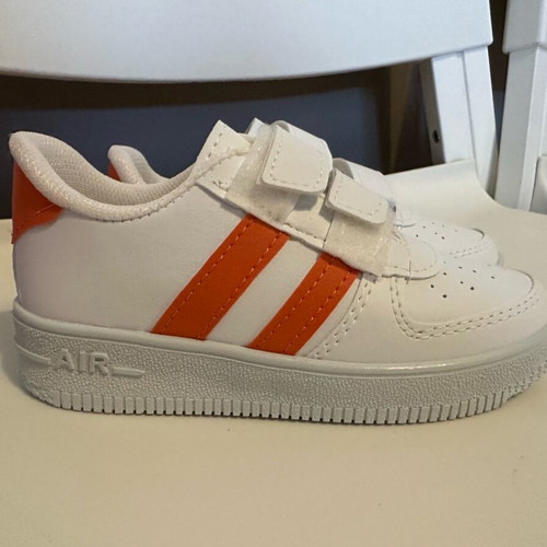 Sneakers new size 31, white with orange details, athletic style
