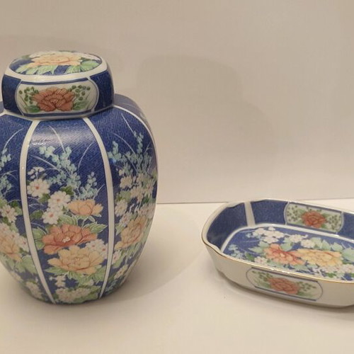 Vintage porcelain vase with lid and plate ECHO like new