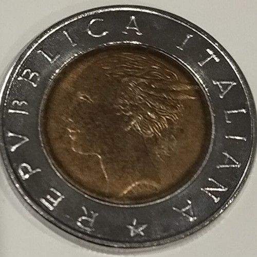 L 500 Italy coin like new for collectors