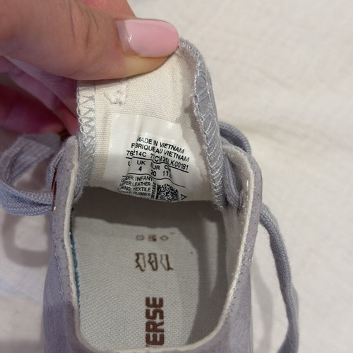 Converse baby shoes grey size 20 unisex like new