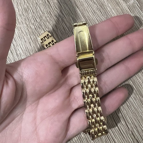 Quartz gold wristwatch, steel, missing clasp screw