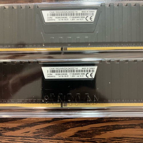 Corsair Vengeance LPX 16GB (2x8GB) DDR4 2400MHz RAM Kit like new