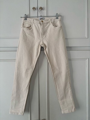 Zara jeans No 42 new, beige