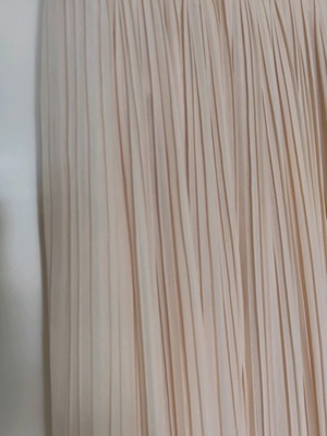 Pleated skirt beige like new, size M