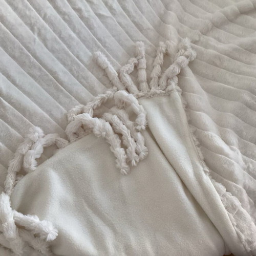 Inart sofa throw like new, 155x180 cm, synthetic fur and fleece