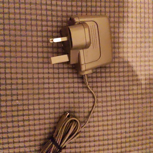 Nintendo Charger (USG-002) like new, genuine charger for Nintendo 3DS