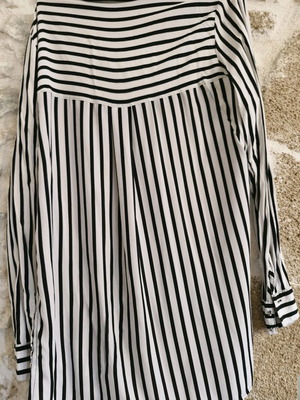 Ριγέ Πουκάμισο Bershka Μεταχειρισμένο, Μέγεθος M, Μαύρο και Άσπρο