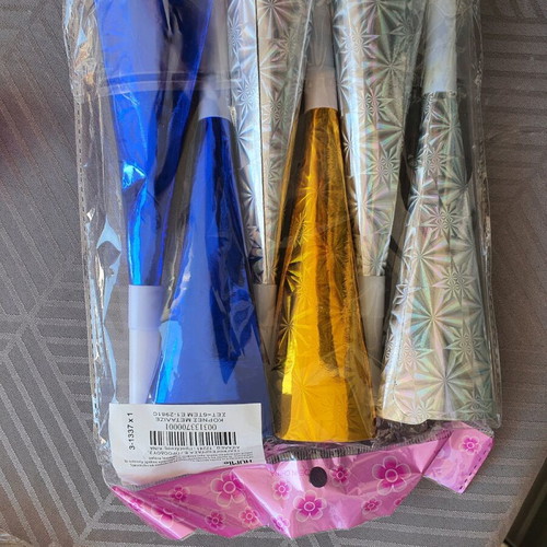 Set of 12 horns and 12 party blowers new, metallic colors