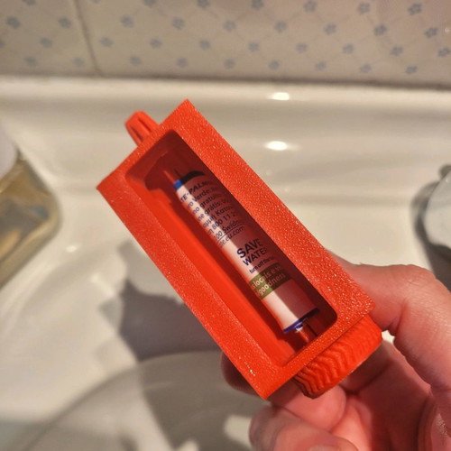 Toothpaste squeezer new, tube extruder