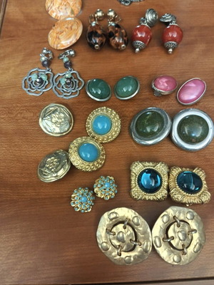 Vintage earrings pack of 12 pairs from the 80s, like new, clips