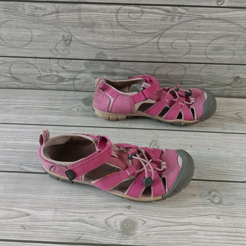 Keen pink sandals size 36