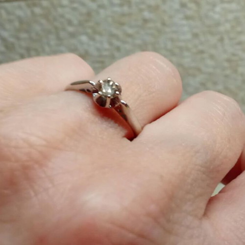 Monopetro 14K white gold ring like new with diamond