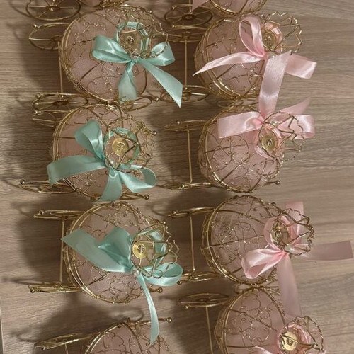 Carriage bonbonnieres like new, pack of 14 with ribbon and pearl