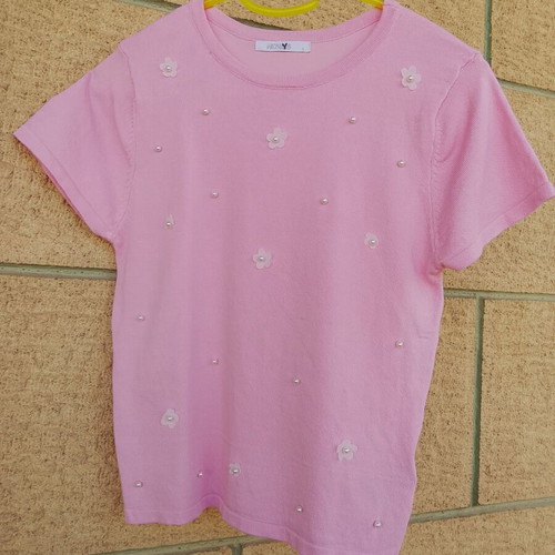 Pink short sleeve top with pearls, size S