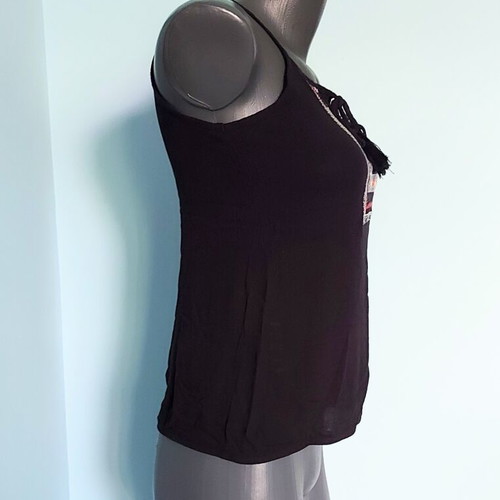 LC Waikiki Casual Women's Tank Top like new with embroidery and sequins