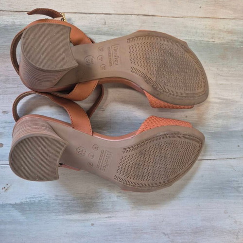 Usaflex orange sandals size 40 like new, 7.5 cm heel