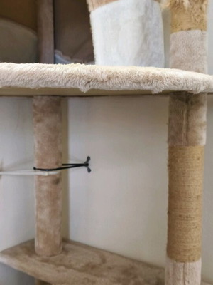 Cat tree with scratching post used 60x50x199