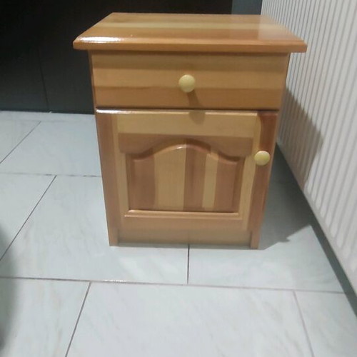 Nightstand like new in excellent condition