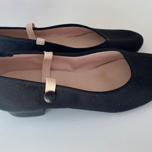 Bloch shoes for traditional dances like new, size 38