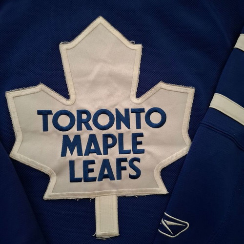Toronto Maple Leafs Reebok CCM NHL hockey jersey size M in good condition