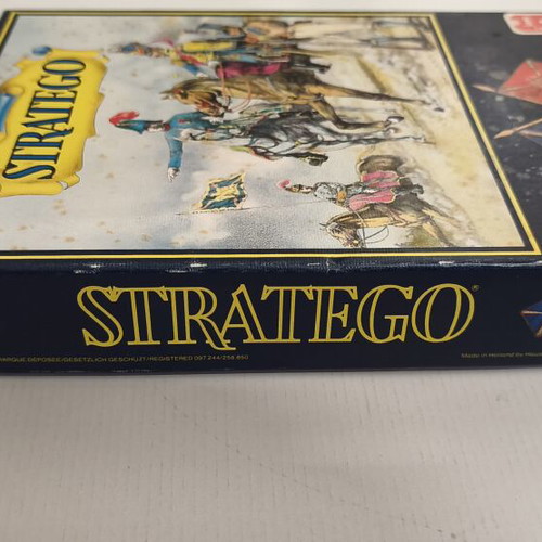 Stratego vintage board game 1983, like new