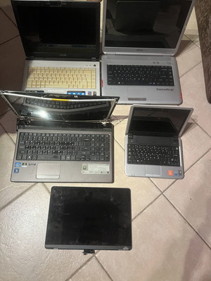 Laptop for spare parts or repair, used