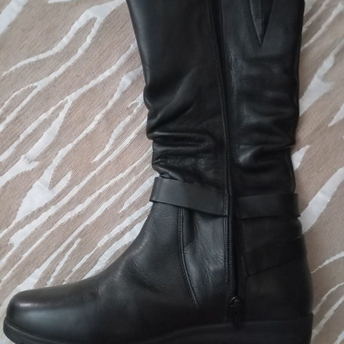 3/4 leather boots like new, size 39, black