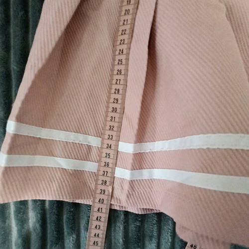 Mini tennis style skirt H&M Divided like new, pink/white, size Medium