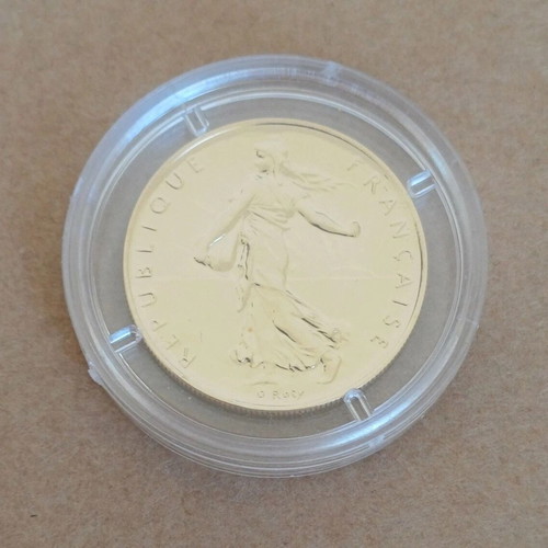 French gold coin 1 franc 2001 in case, new, 8g 75% gold