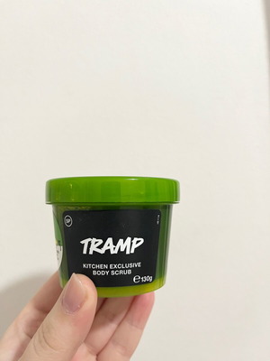 Lush Tramp απολεπιστικό σώματος καινούργιο, earthy