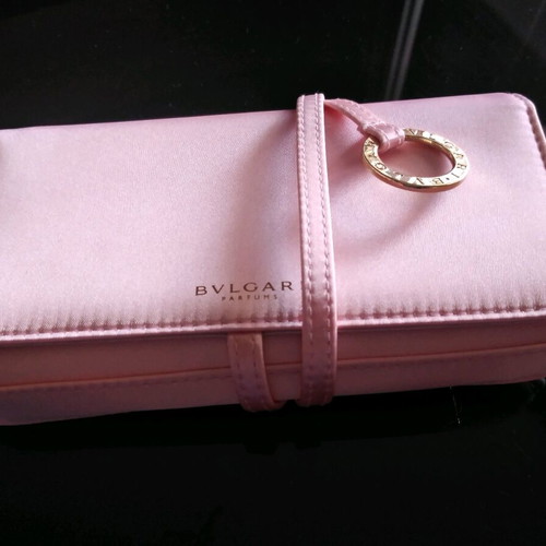 Τσαντάκι Bvlgari perfume καινούργιο, σατέν ροζ με dust bag
