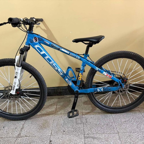 Cross Dexter 26" Mountain Bike like new, disc brakes, blue