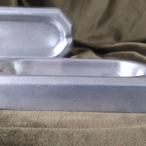 Set of 2 vintage rectangular tin ashtrays like new