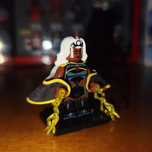 Storm Black Suit figure like new with accessories
