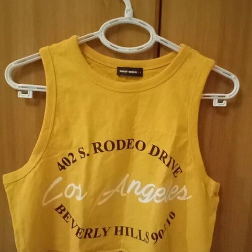 Top yellow size L new