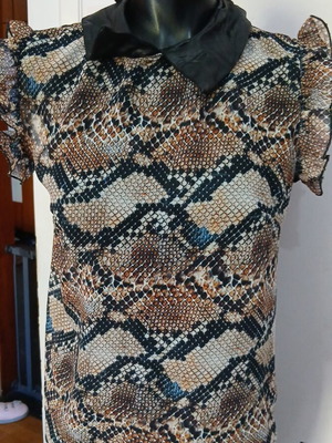 Women's blouse used with ruffle sleeve, size S, beige brown
