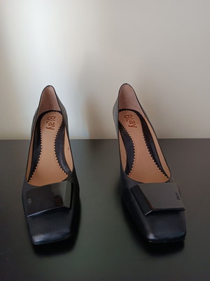 Blay black leather pumps size 40 like new