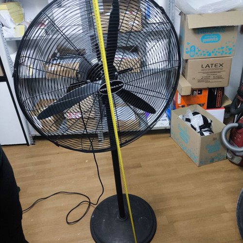 Professional floor fan 210W like new, 65cm diameter, 3 metal blades