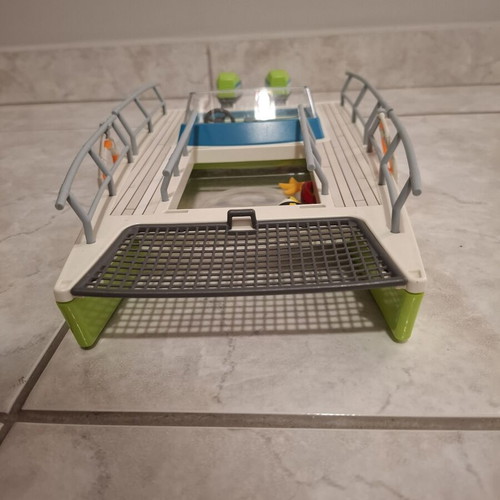 Playmobil small ship like new