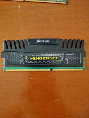 Corsair Vengeance Black DDR3 4GB RAM module