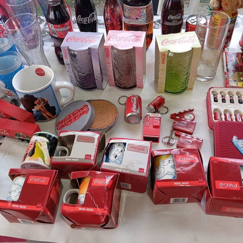 Coca-Cola collection new, 51 collectible pieces