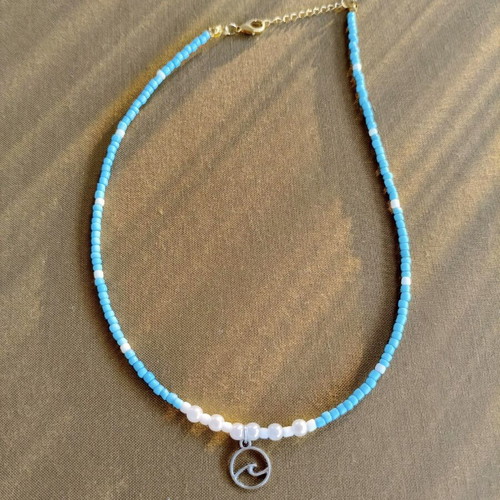 Handmade necklace with pearls, blue and white